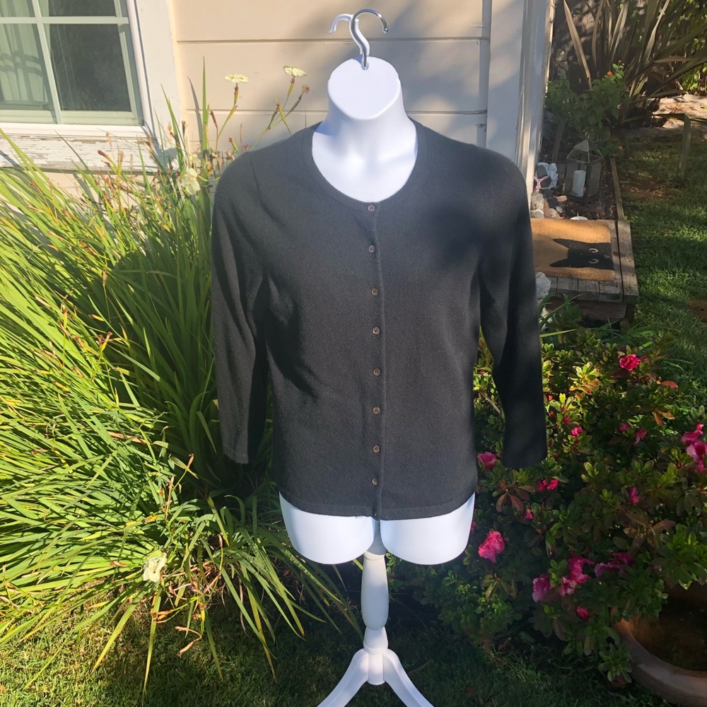 Cashmere sweater by PURE